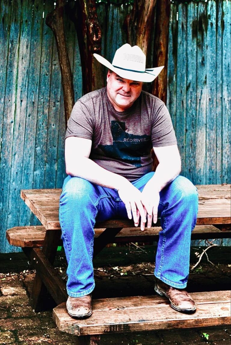 Read more about the article Todd Barrow: A Rising Star in Country Music with Heartfelt Storytelling