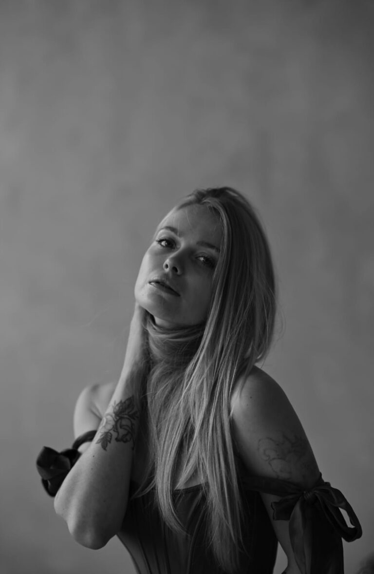 Read more about the article “Discovering Depth in Shades of Grey: The Art of Black and White Photography by a Munich-Based Photographer”